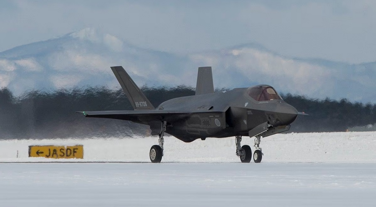 Japan has refuelled its fifth-generation F-35 Lightning II fighter jets with the F135 engine running outside the country for the first time in its history
