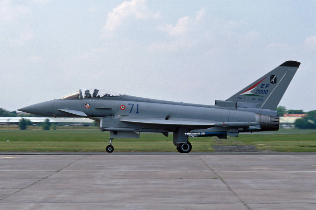 Un fan de War Thunder a publié sur le forum du jeu un document de 730 pages de l'OTAN contenant des informations classifiées sur l'avion de combat Eurofighter Typhoon DA7.