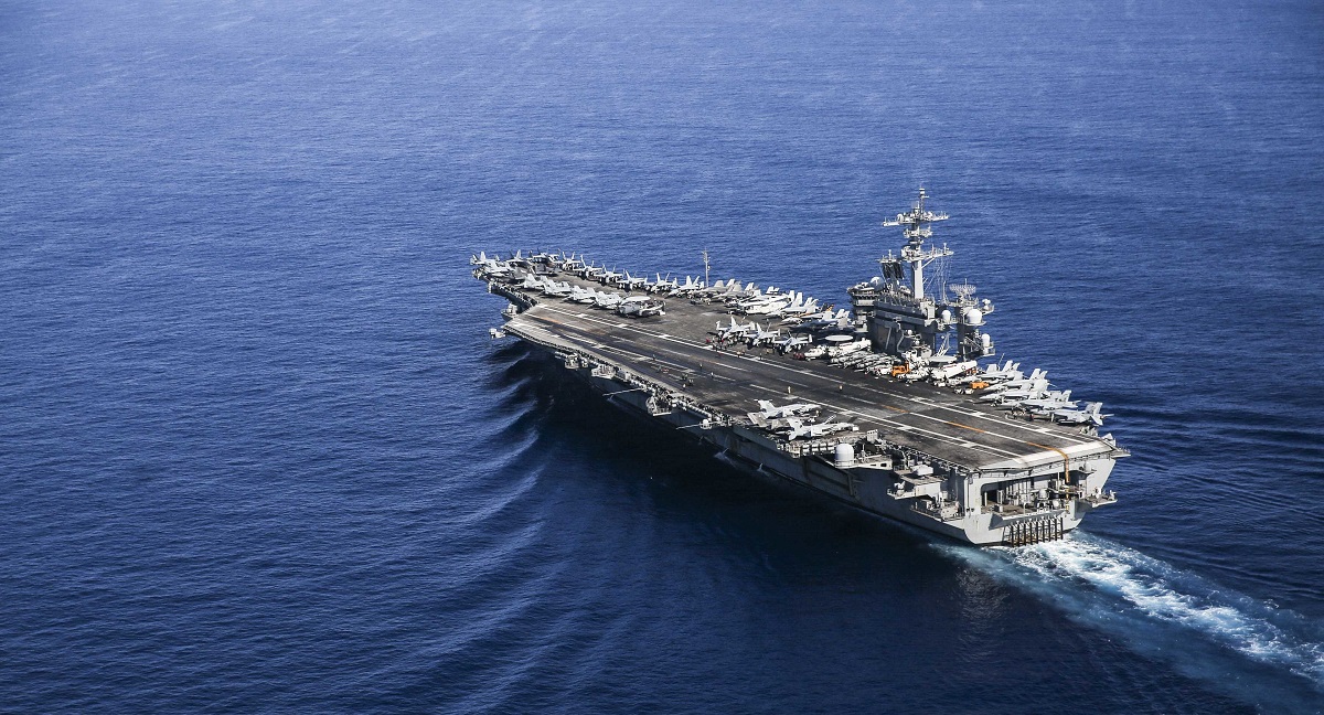 US aircraft carrier USS Abraham Lincoln (CVN-72) caught fire - fire extinguished in 10 minutes