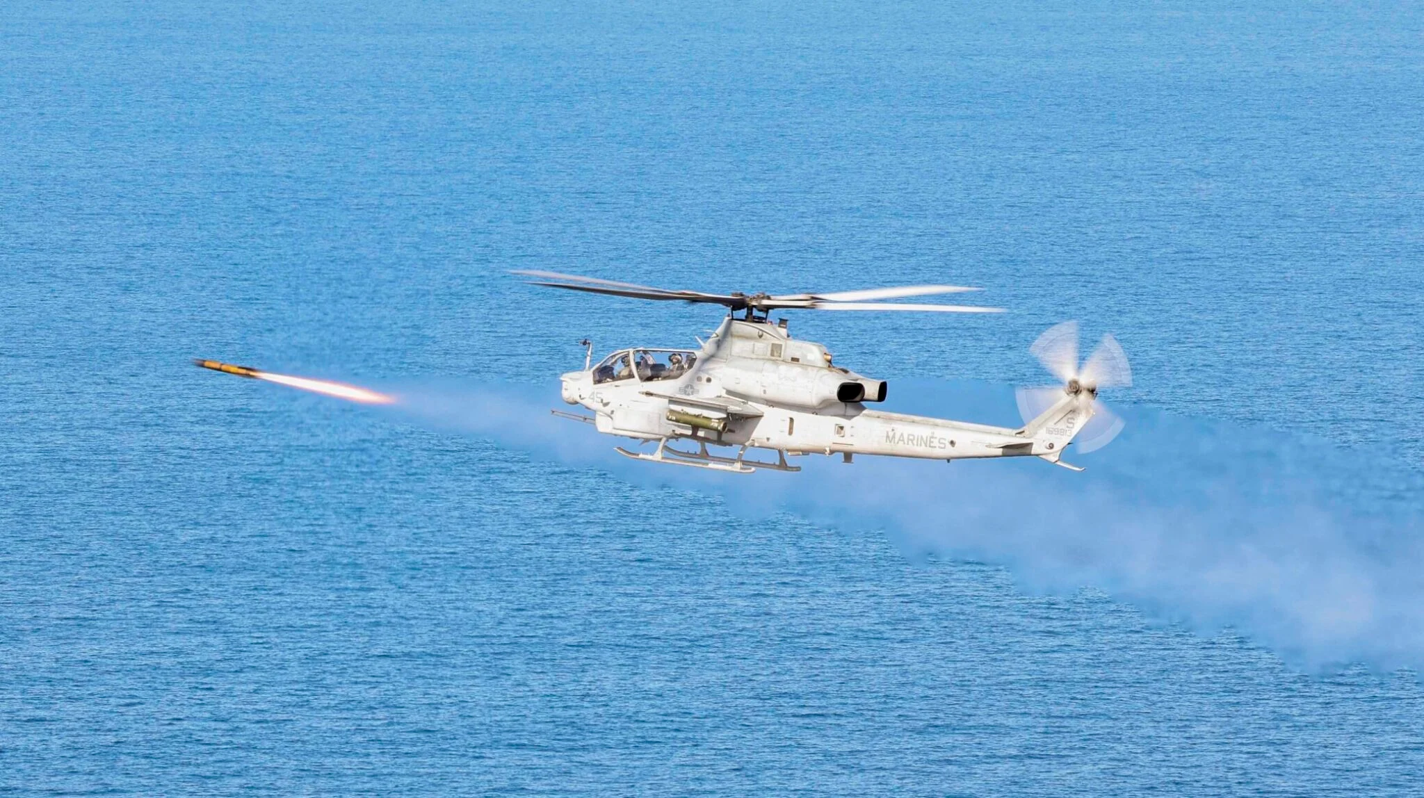 USA har godkjent salget av 3000 AGM-179A JAGM-missiler til AH-64E Apache-helikoptre til Storbritannia til en pris av nesten 1 milliard dollar.