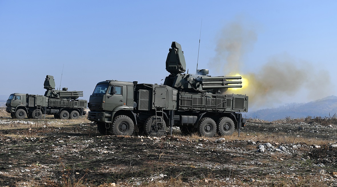 Вооружённые Силы Украины с помощью высокоточной ракеты GMLRS и дрона Лелека-100 поразили российский ЗРПК Панцирь-С1 стоимостью $15 млн