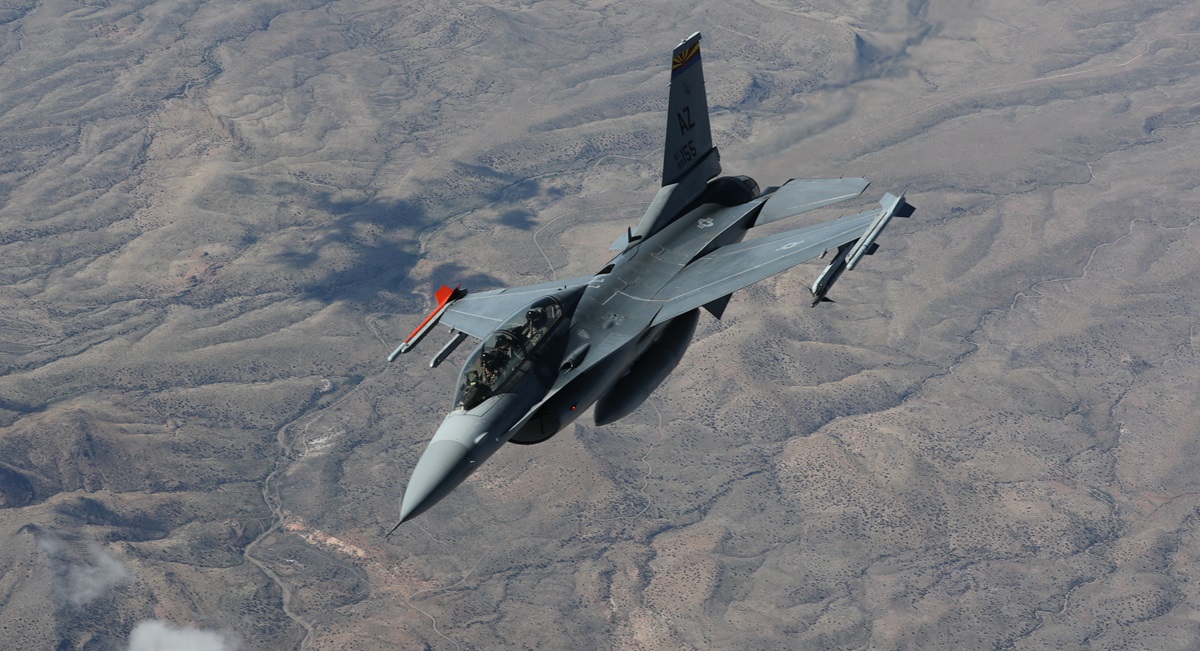 Українські пілоти почали льотну підготовку на винищувачах F-16 Fighting Falcon в Аризоні