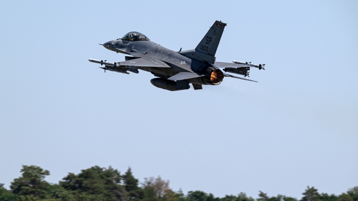 L'armée de l'air américaine a envoyé des F-16 Fighting Falcon de quatrième génération en Pologne au lieu de F-15E Strike Eagle.