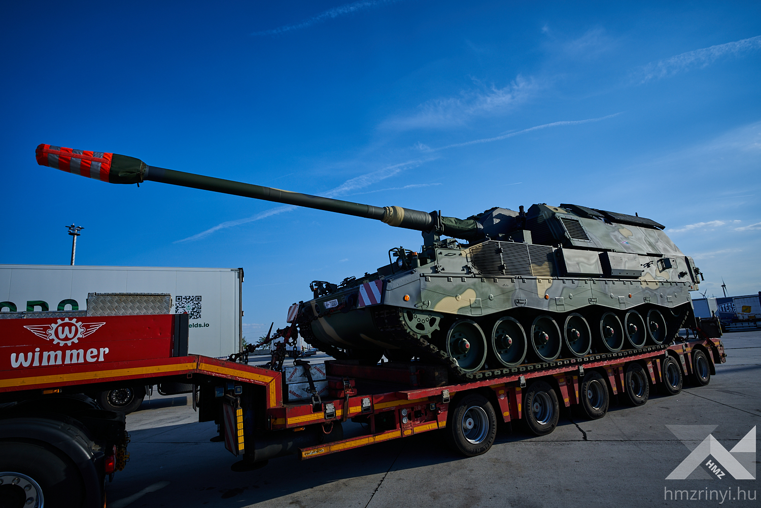 Угорщина отримала перші самохідні гаубиці Panzerhaubitze 2000 у рамках контракту на $565 млн.