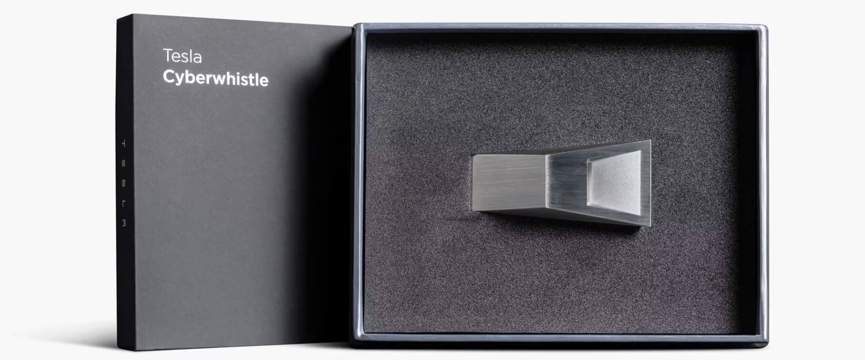 Elon Musk announced Cyberwhistles for $50 - the whole batch has already been sold out