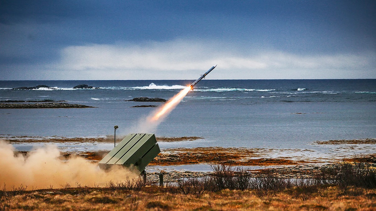 Литва передасть Україні системи протиповітряної оборони NASAMS, які можуть збивати ракети, літаки, вертольоти та дрони в радіусі 40 км