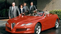 Сержио Пининфарина с детьми и Alfa Romeo Dardo