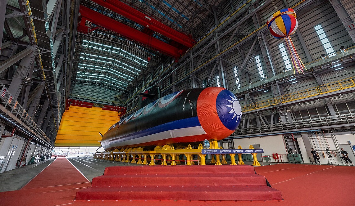 Taiwan har sjøsatt sin første ubåt, den 1,54 milliarder dollar dyre Hai Kun, som skal motta amerikanske Mk 48-torpedoer og Harpoon sjømålsmissiler.