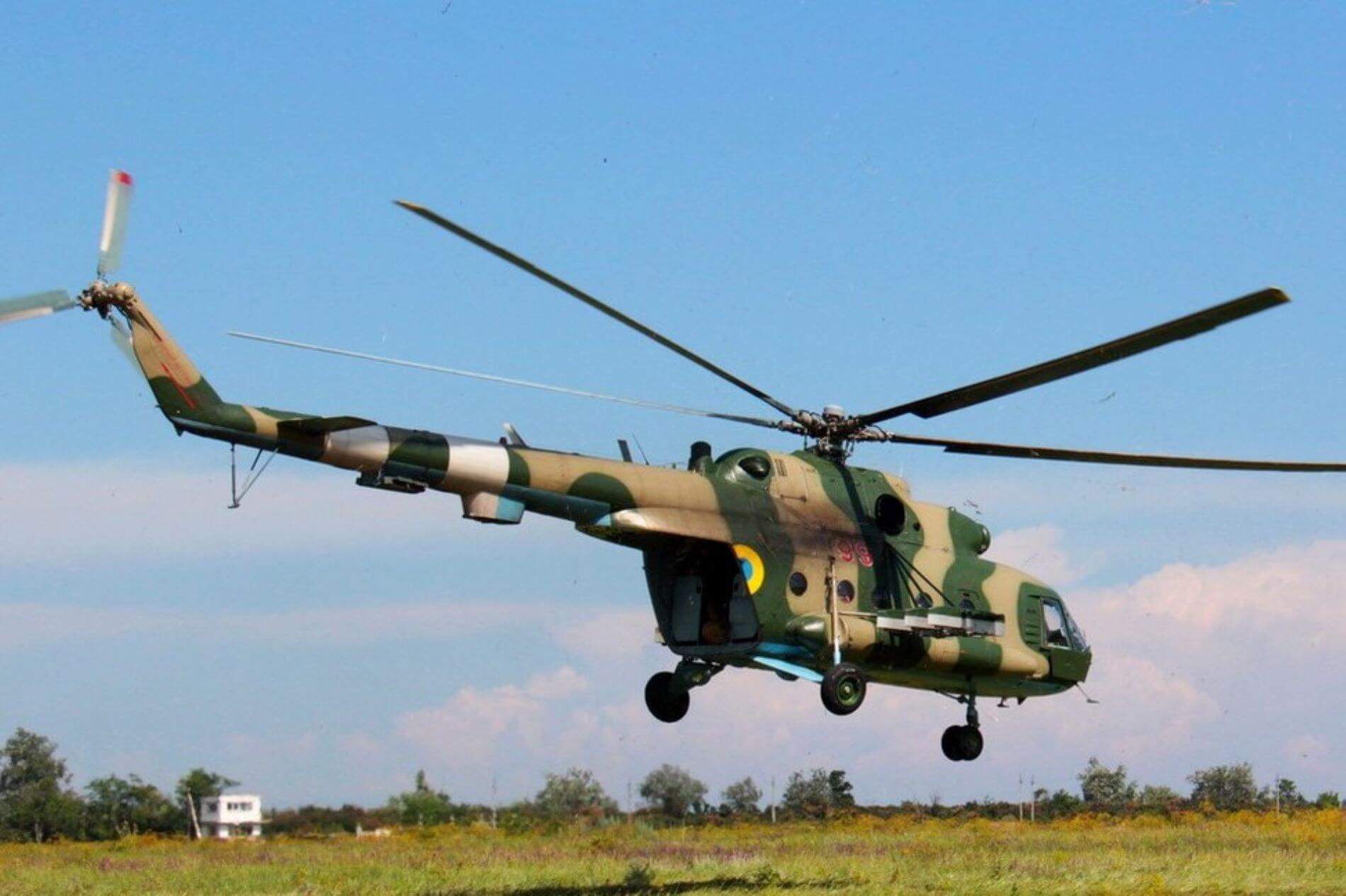 Ukrainian Air Force strikes Russian positions with four Mi-8 helicopters at once (video)