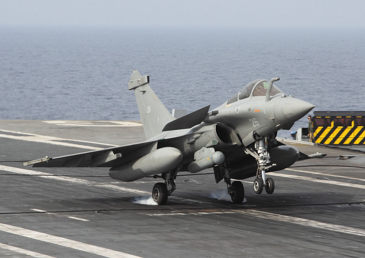L'Inde va acheter 26 avions de combat Rafale M au lieu des F/A-18 Super Hornets américains pour remplacer les MiG-29 russes.