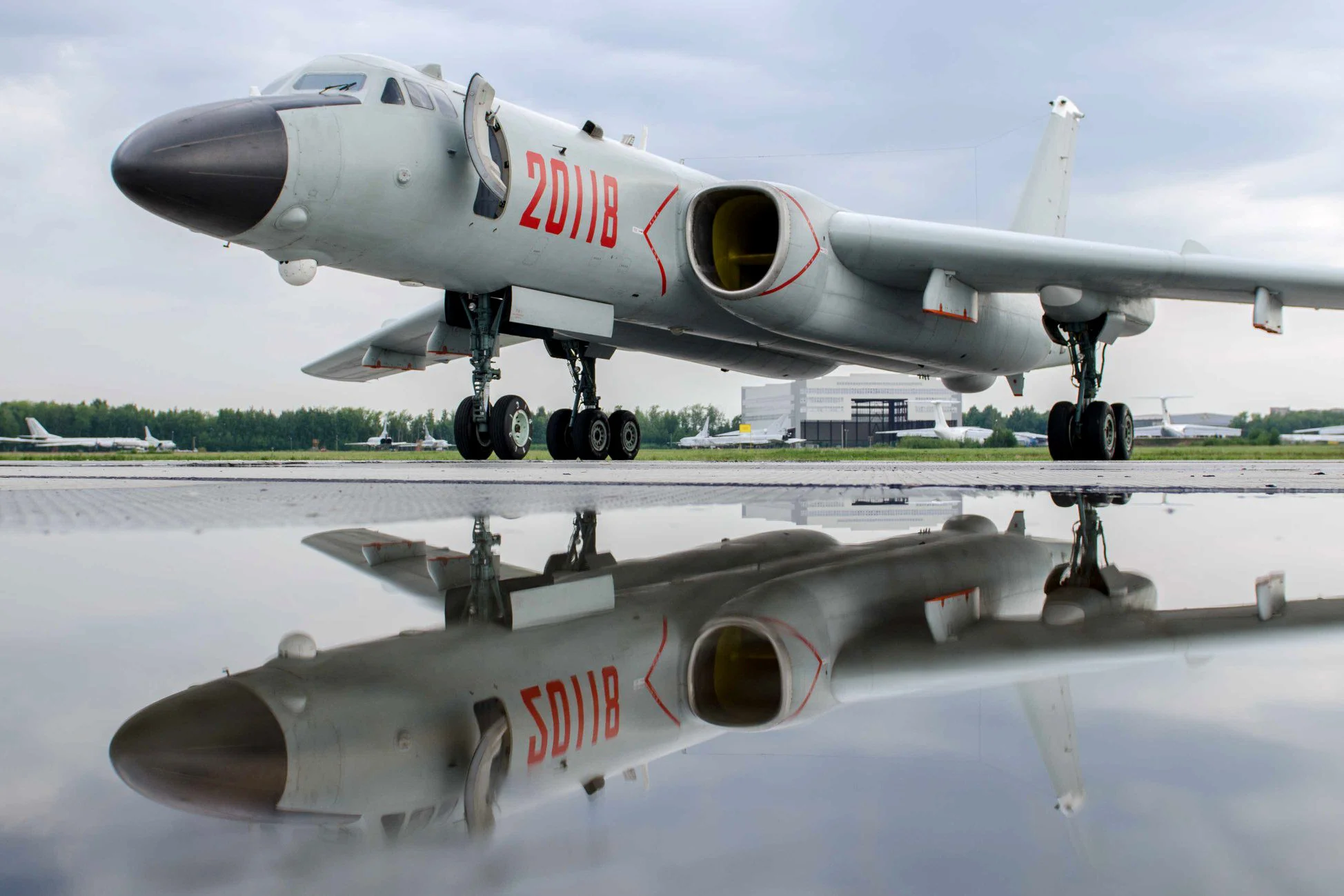 Китайські та російські ядерні бомбардувальники вперше в історії обмінялися аеродромами - H-6K Xian приземлився в Росії, а Китай прийняв Ту-95МС