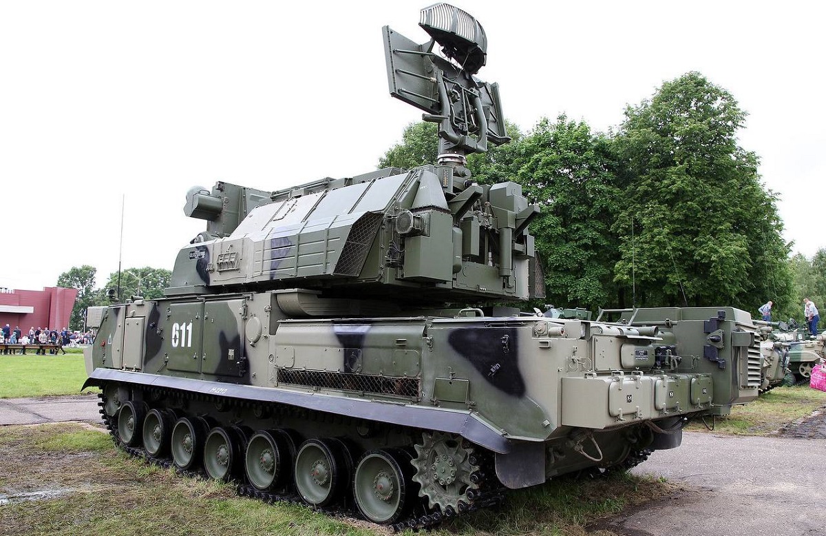 Ukrainische Streitkräfte zerstören Tor-M2 Tor-M2-Kampffahrzeug 9A331M im Wert von 25 Mio. $