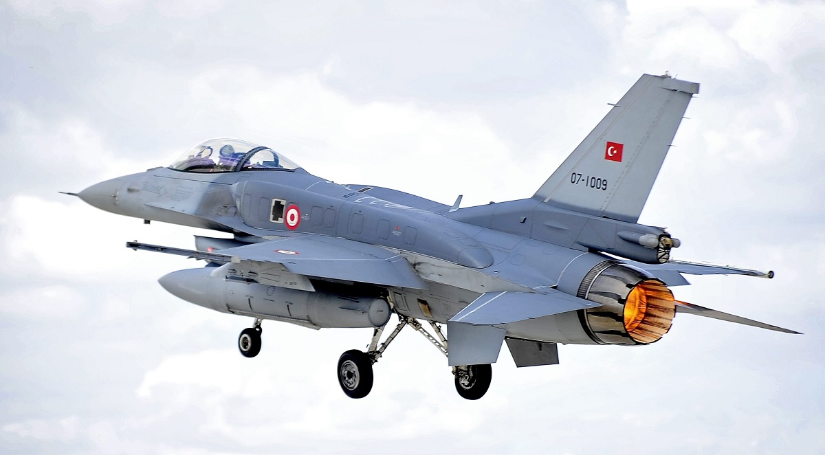 Le sénateur Menedez continue de bloquer la vente à la Turquie de 40 avions de combat F-16 Block 70/72 et de kits de modernisation d'une valeur de 20 milliards de dollars.