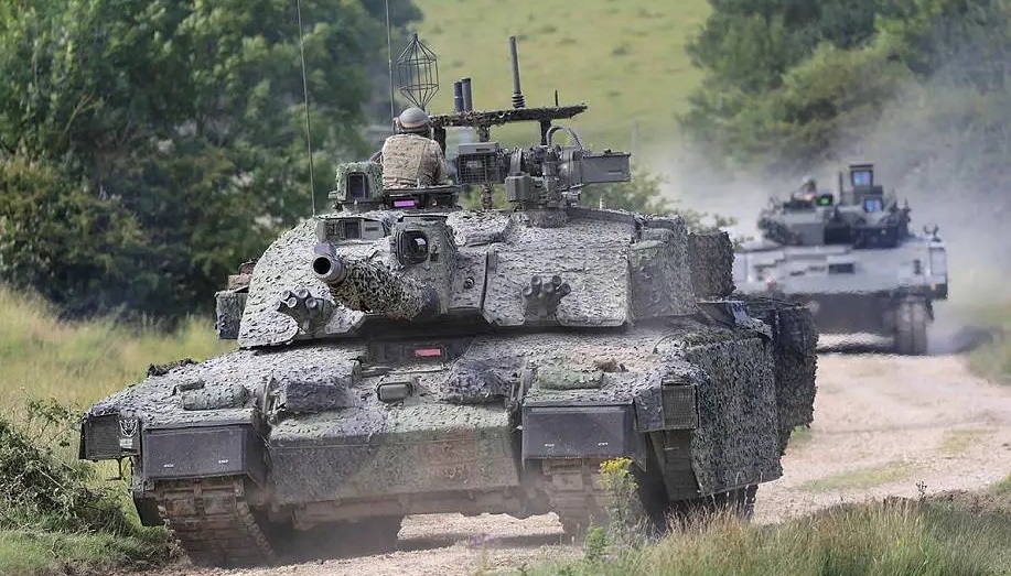 Het Verenigd Koninkrijk heeft de Challenger 2 TES Megatron tank getoond, aangepast voor militaire operaties in stedelijke gebieden.