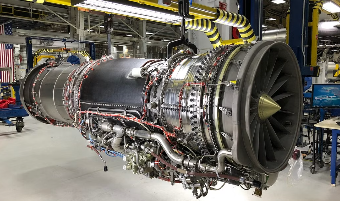 General Electric lance la production de pièces pour les moteurs d'avion F414 qui peuvent être utilisés dans les avions de combat Tejas en Inde