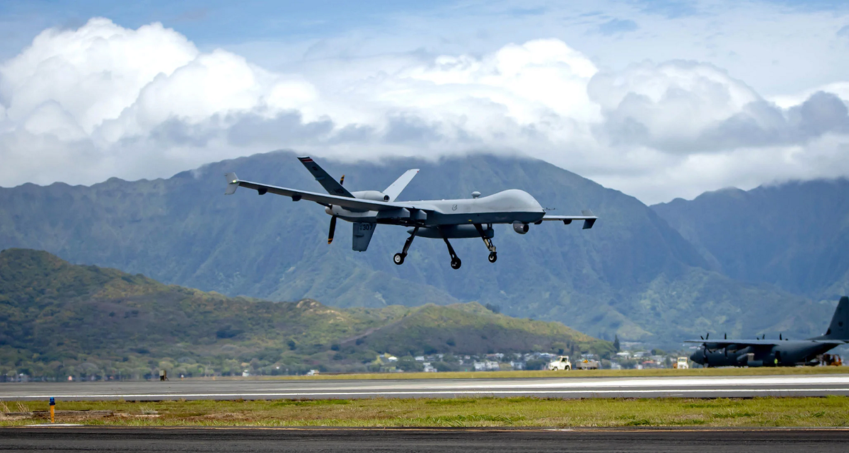 Un coronel de la Fuerza Aérea de EE.UU. "se equivocó" al hablar de un dron controlado por IA que mató a un operario durante un simulacro