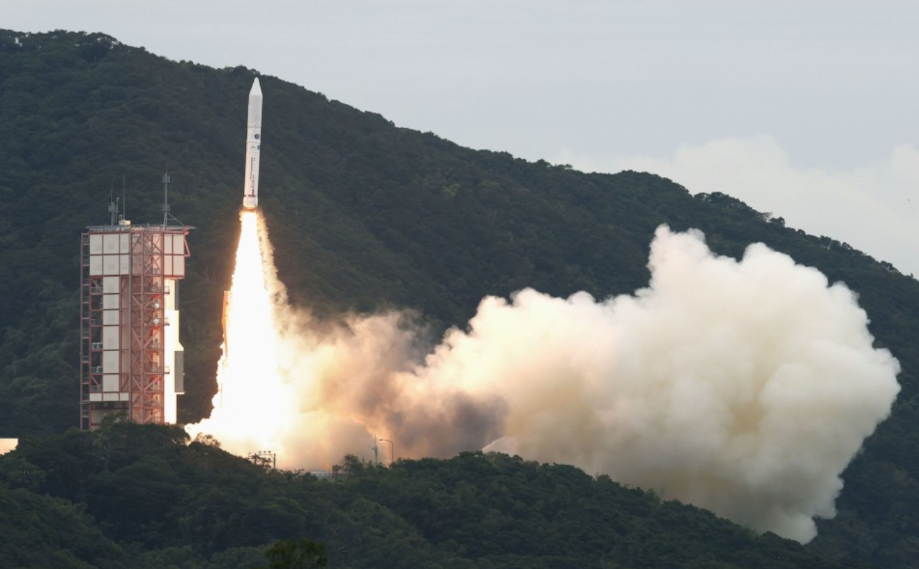 Перша невдача за 19 років - Японія запустила безпілотну ракету Epsilon-6, але знищила її через 7 хвилин після старту