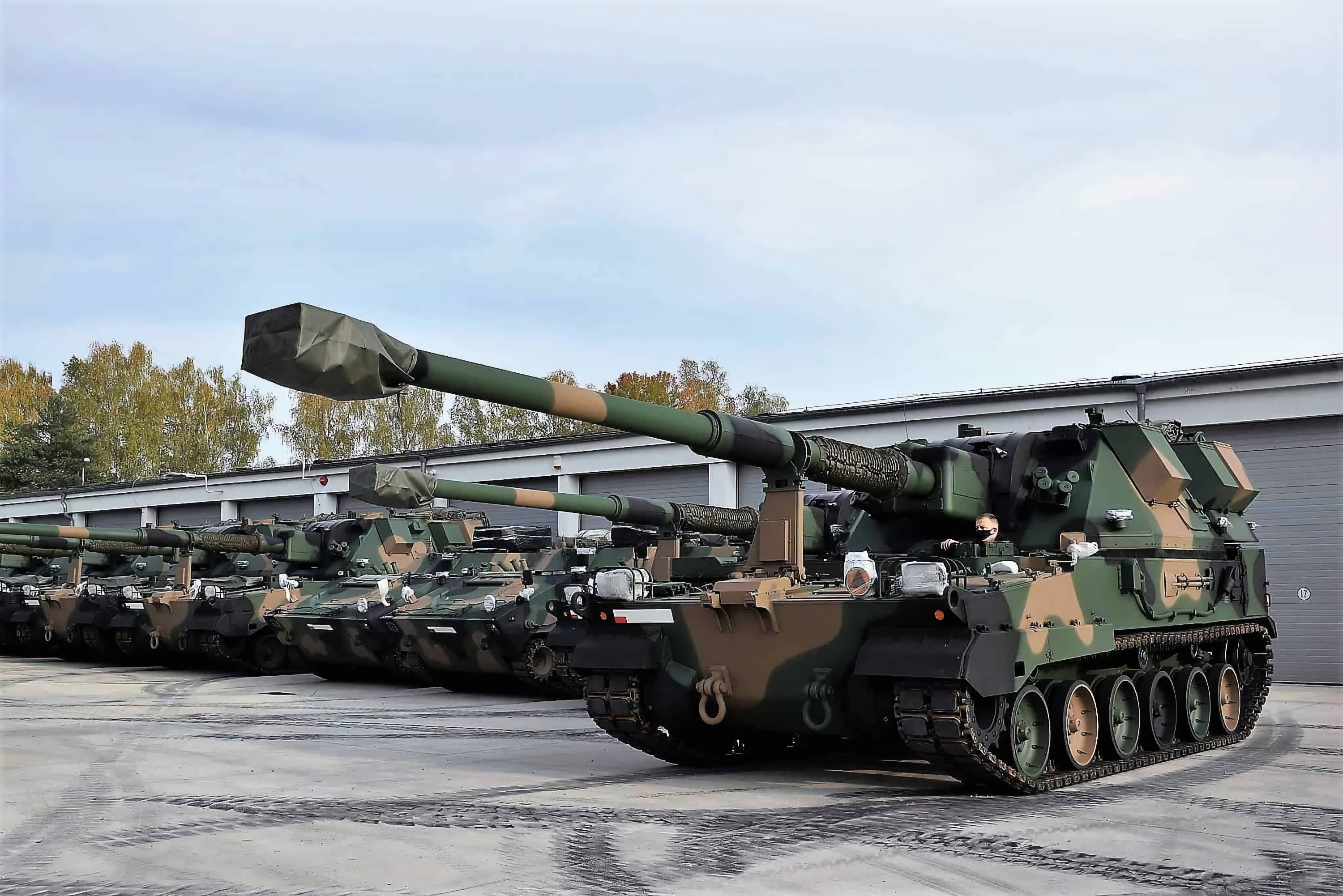 Министерство обороны Украины покупает у Польши 60 самоходных артиллерийских установок AHS Krab