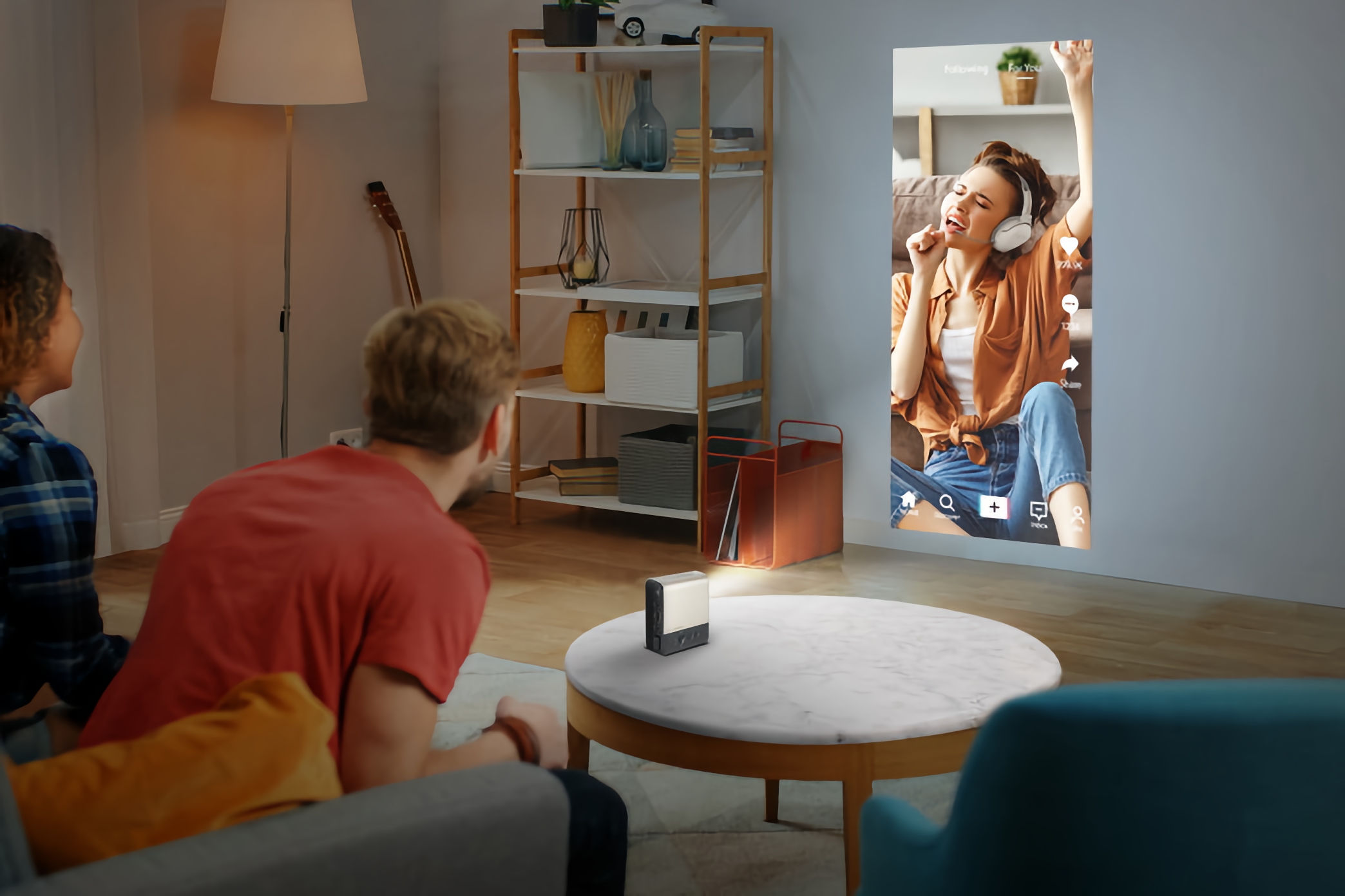 ASUS ZenBeam E2: Kompakter Projektor mit eingebautem Akku und drahtloser Verbindung zu Android-, iOS- und Windows-Geräten