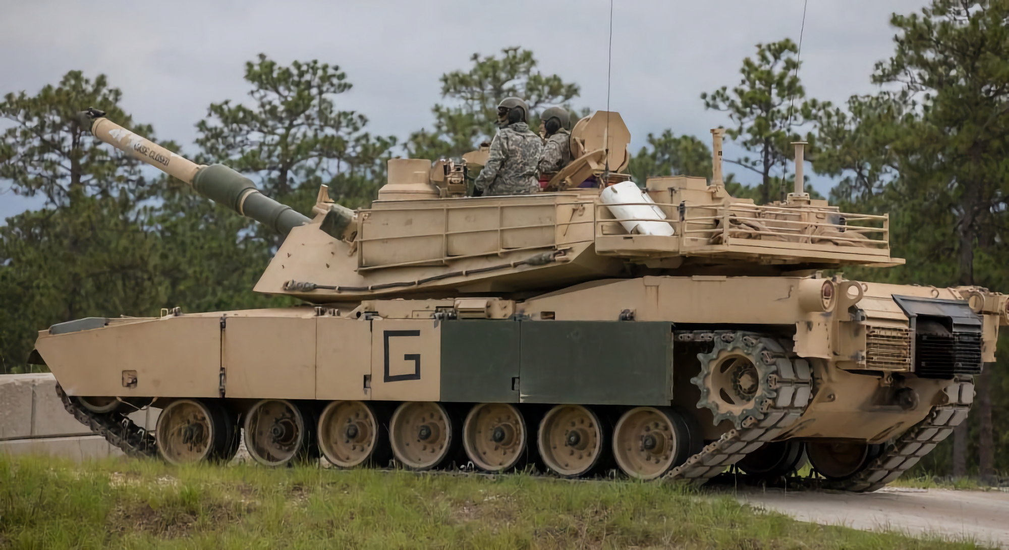 US defence secretary says when Ukrainian army gets Abrams tanks