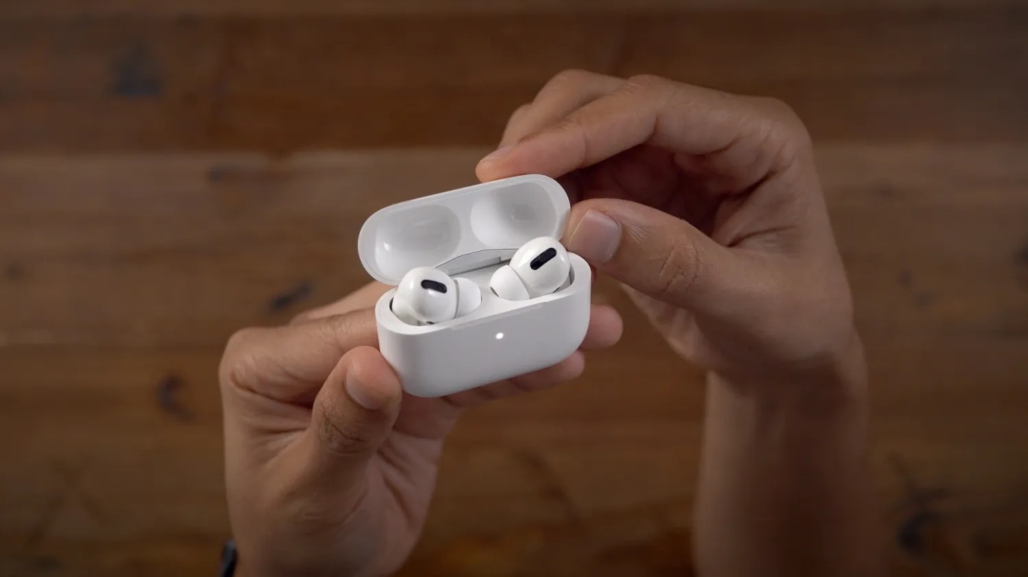 Мінг-Чі Куо: навушники Apple AirPods Pro 2 отримають підтримку Lossless та оновлений дизайн у стилі Beats Fit Pro