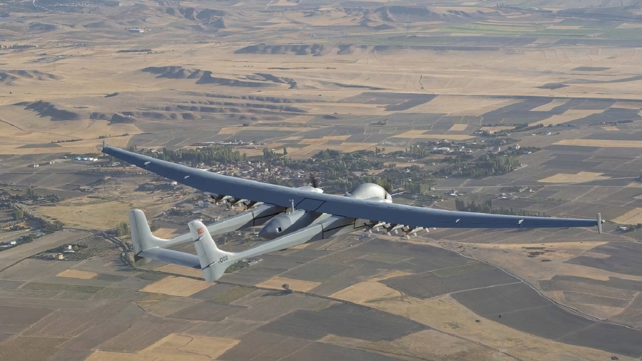 Algeria buys six large Aksungur UAVs from Turkey, which can stay in the air for up to 50 hours