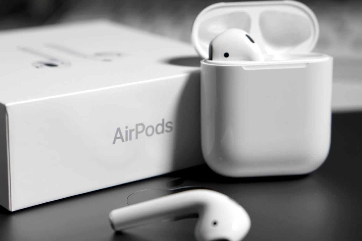 Навушники AirPods 2 не виправдали надій Apple