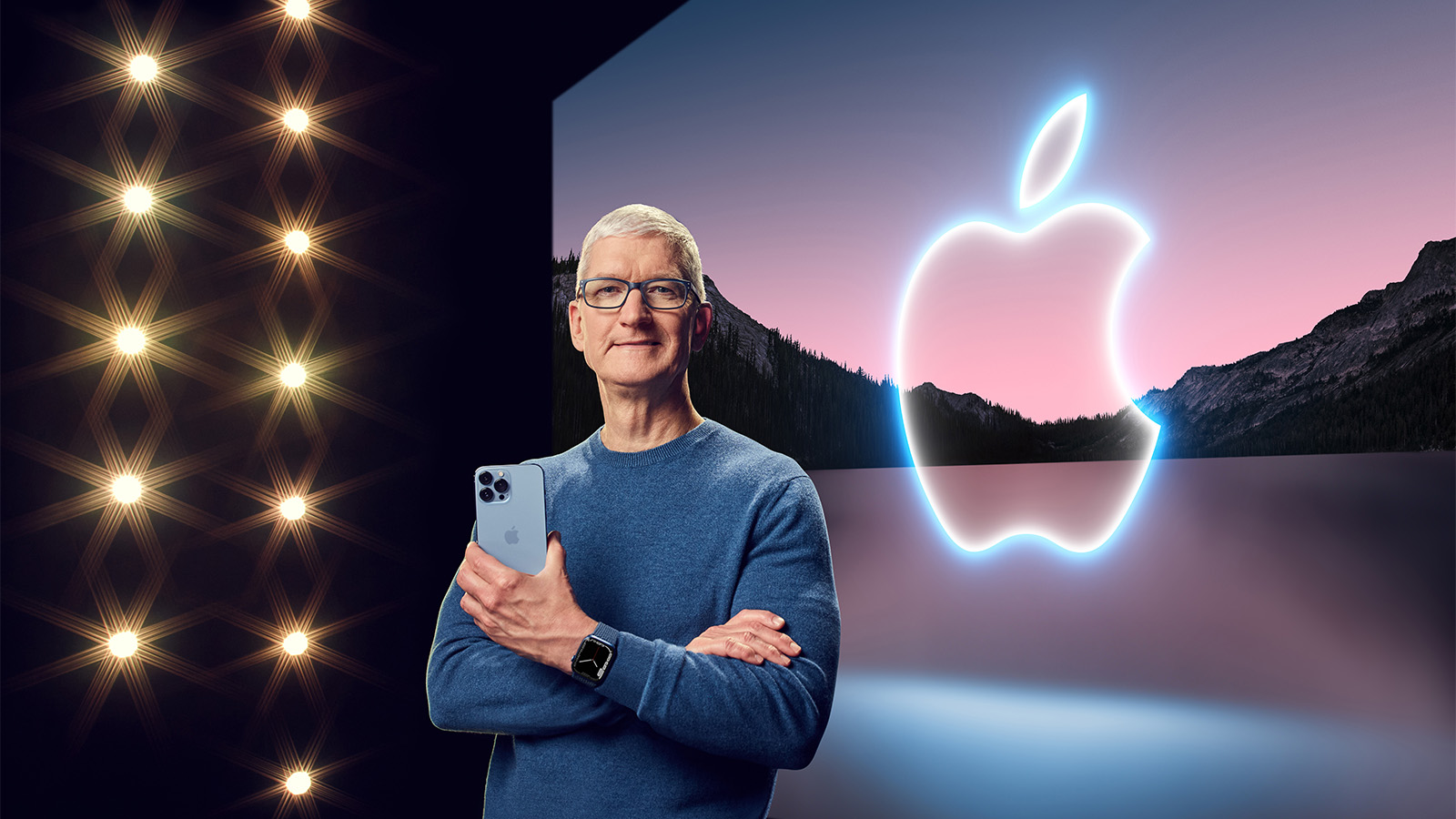 Apple уже начала снимать презентацию iPhone 14 и Apple Watch Series 8  Bloomberg