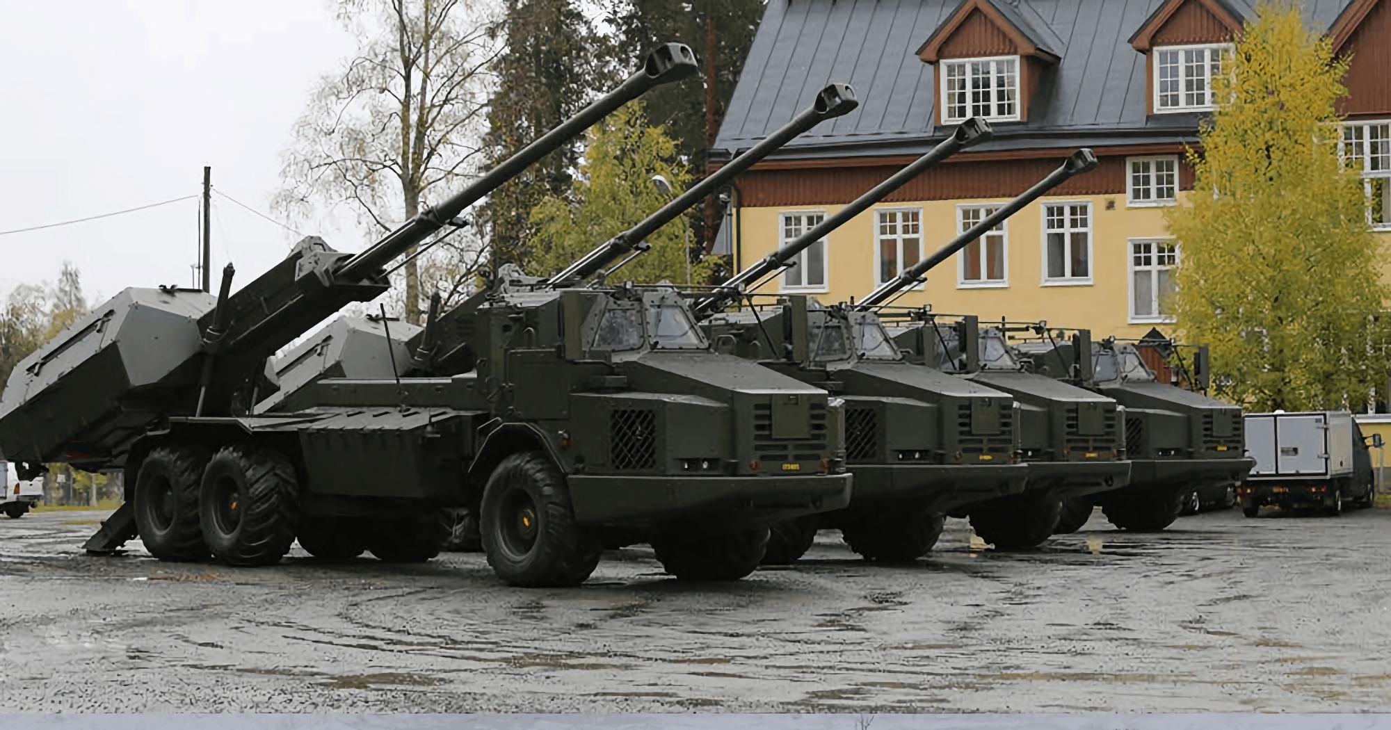 Ya es oficial: Suecia entrega a Ucrania 8 unidades avanzadas de artillería autopropulsada Archer, capaces de disparar más de 21 proyectiles en 3,5 minutos.