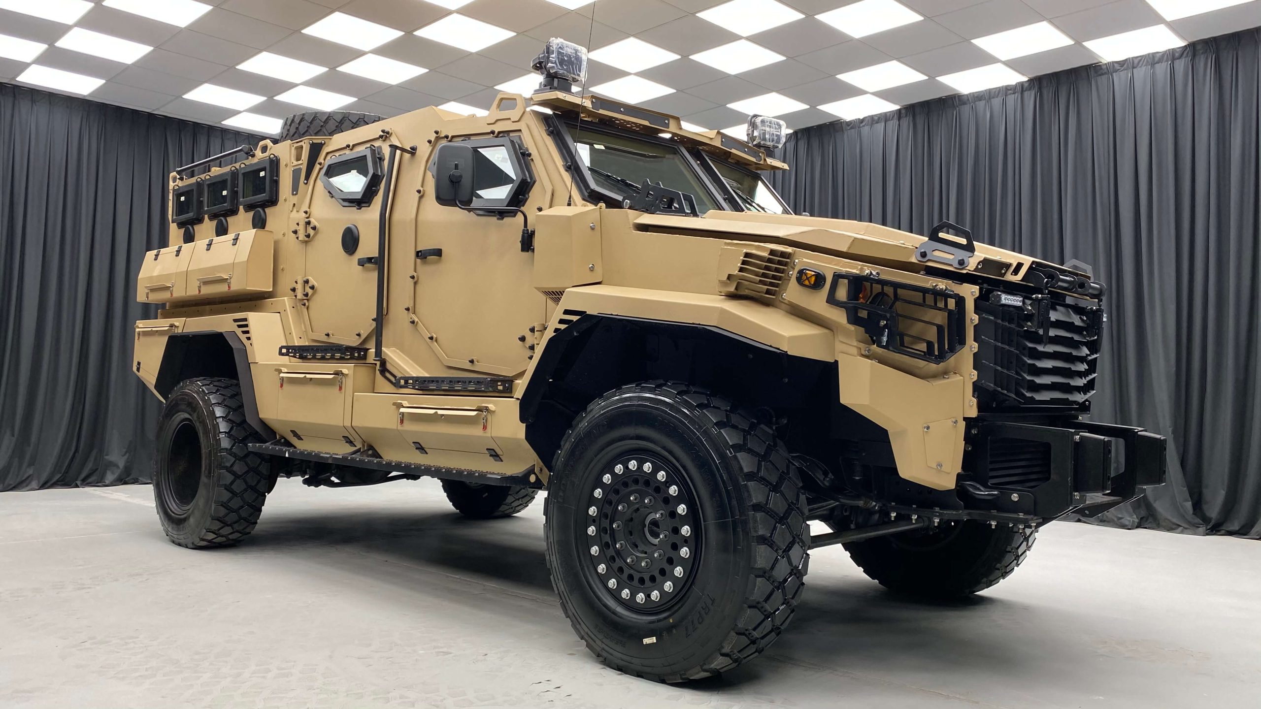 L'AFU utilizza al fronte i veicoli blindati americani BATT UMG, costruiti su un telaio Ford.