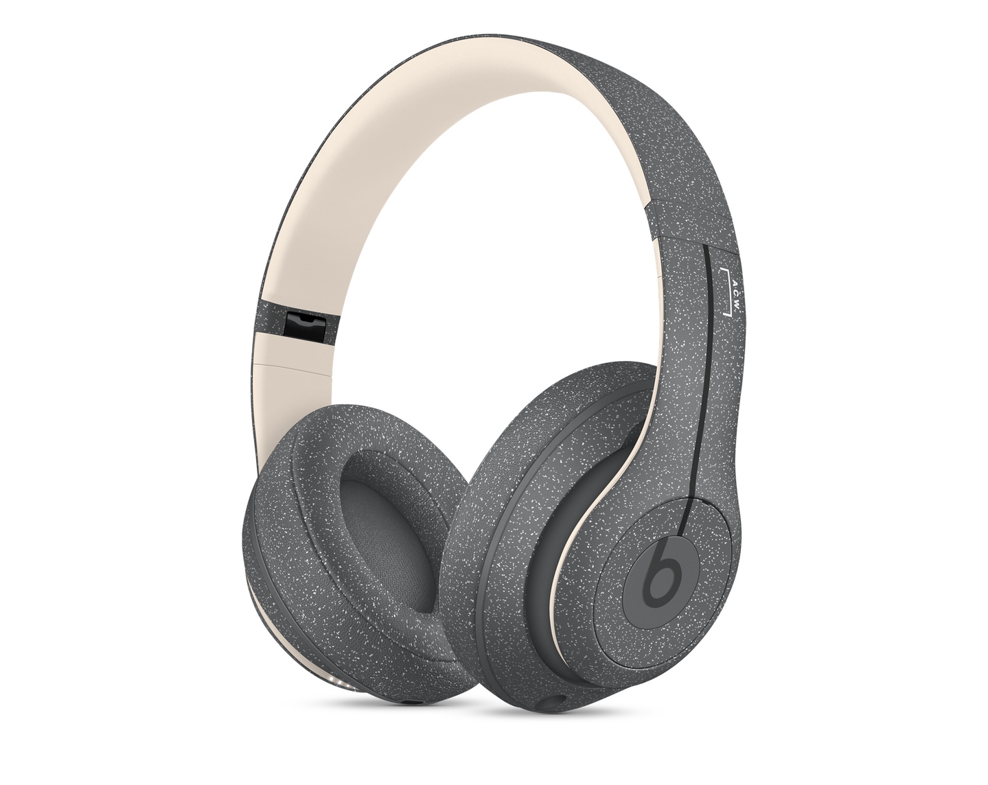 Apple спільно з брендом A-COLD-WALL презентувала спеціальну версію бездротових навушників Beats Studio 3