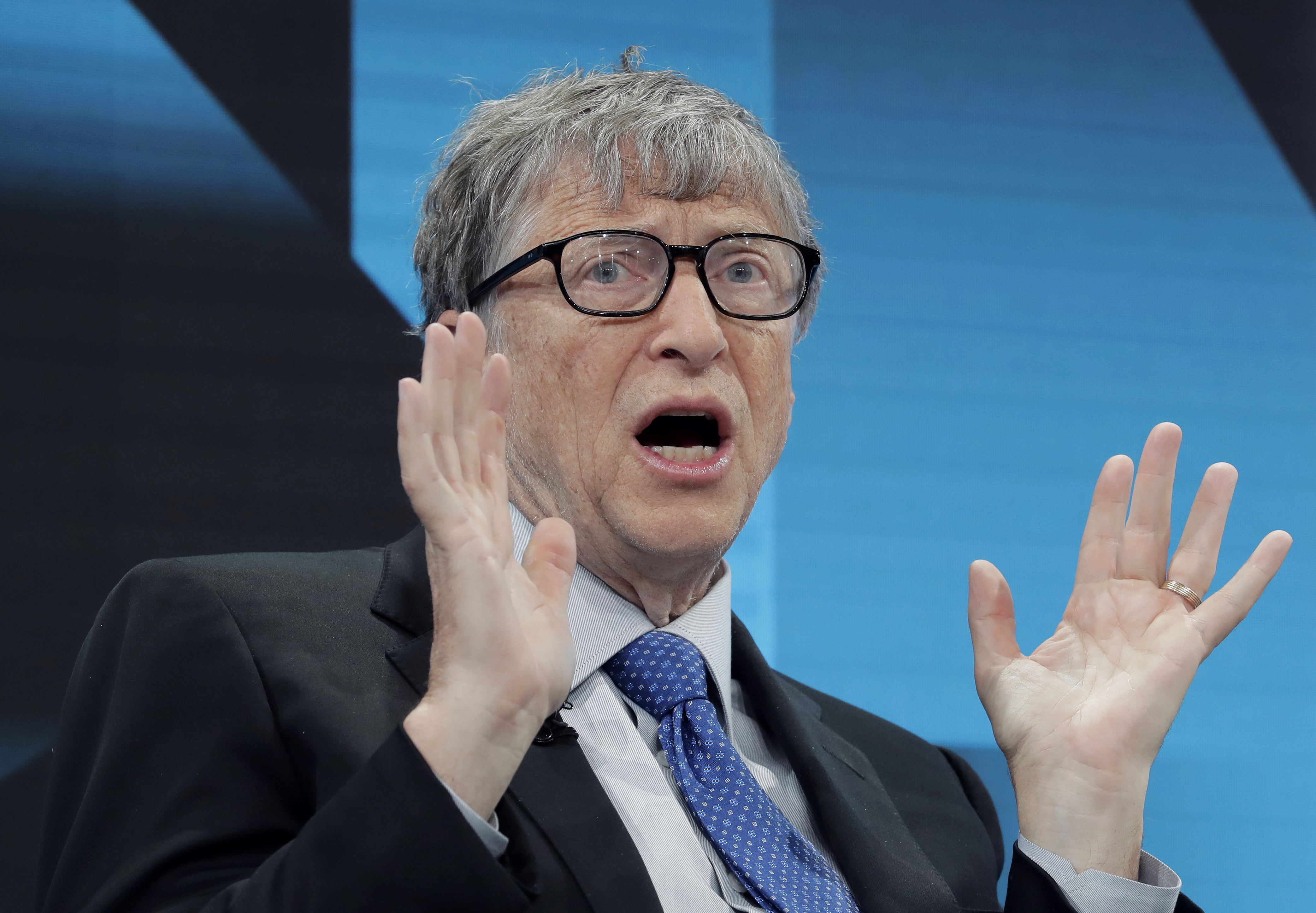 What about Microsoft? Bill Gates uses the Samsung Galaxy Fold 4 smartphone