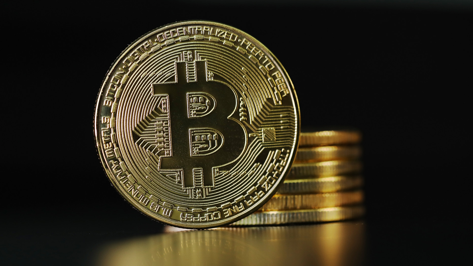 El bitcoin supera los 25.000 dólares por primera vez desde junio