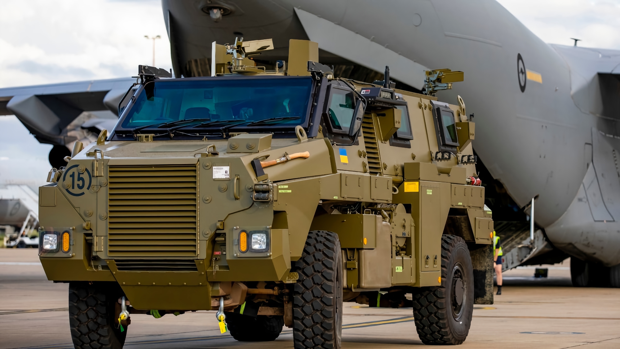 Gepanzerte Bushmaster-Fahrzeuge, M113-Schützenpanzer und medizinische Ausrüstung: Australien wird der Ukraine eine neue Ladung militärischer Hilfe übergeben