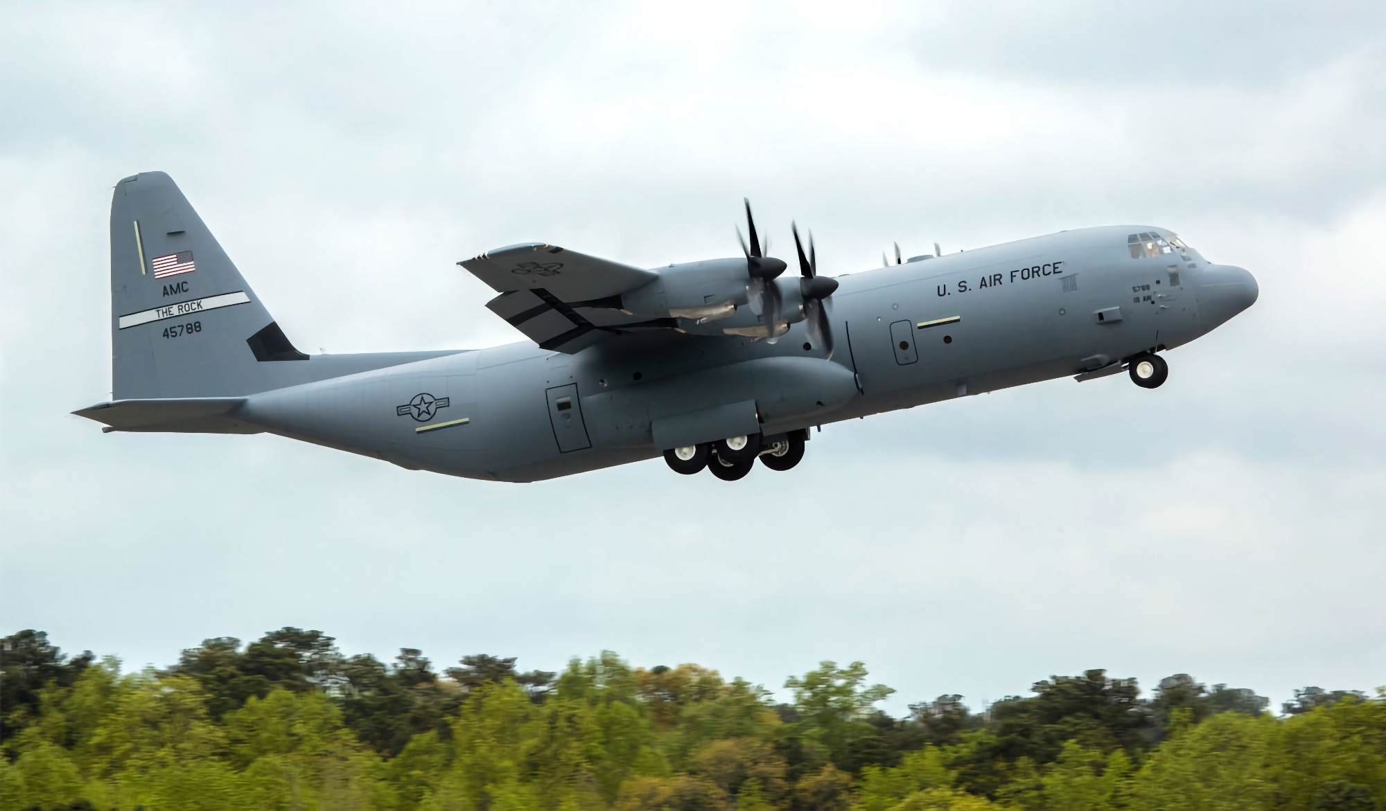Contratto da 390 milioni di dollari: le Filippine acquistano un aereo da trasporto militare C-130 Super Hercules da Lockheed Martin