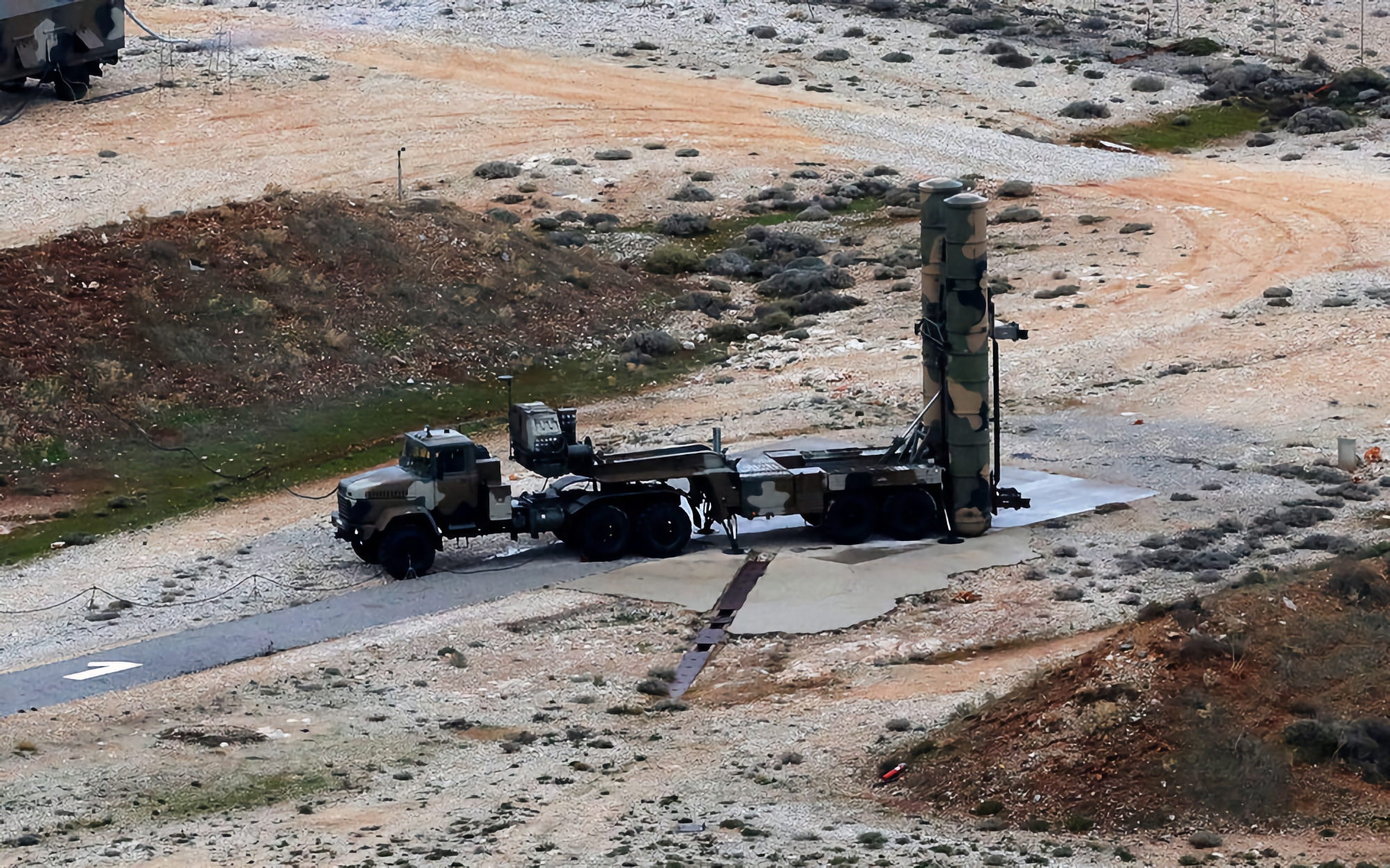 Gli Stati Uniti hanno proposto alla Grecia di abbandonare i sistemi di difesa missilistica S-300 e Tor-M1 e di sostituirli con sistemi più recenti. I sistemi missilistici sovietici volevano essere consegnati all'Ucraina