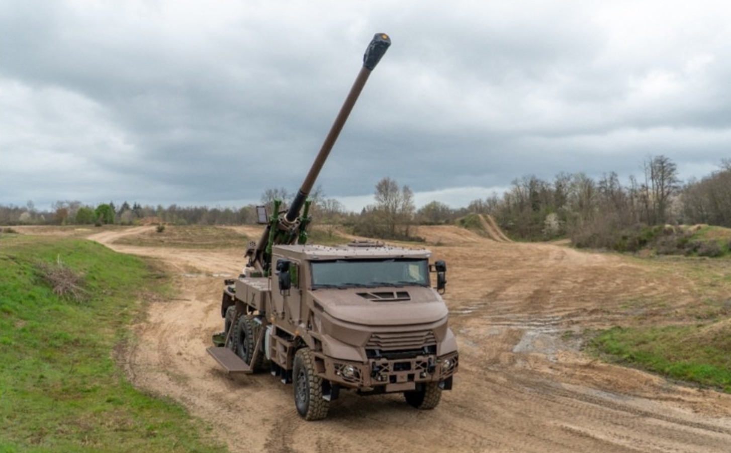 La Francia trasferirà all'Ucraina altri 12 Caesar SAU - finanziati con denaro proveniente da beni russi congelati