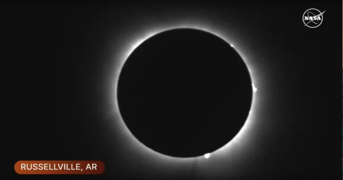 De første opptakene av solformørkelsen ble vist i USA.