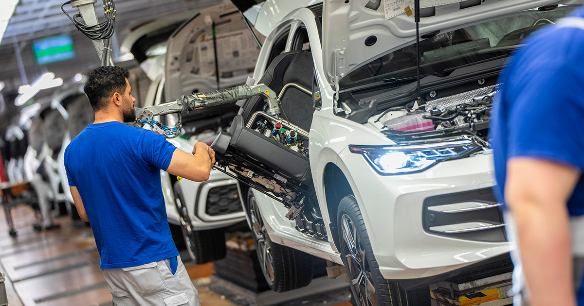 Grünes Licht für Innovationen: Volkswagen aktualisiert Golf-Produktion in Wolfsburg