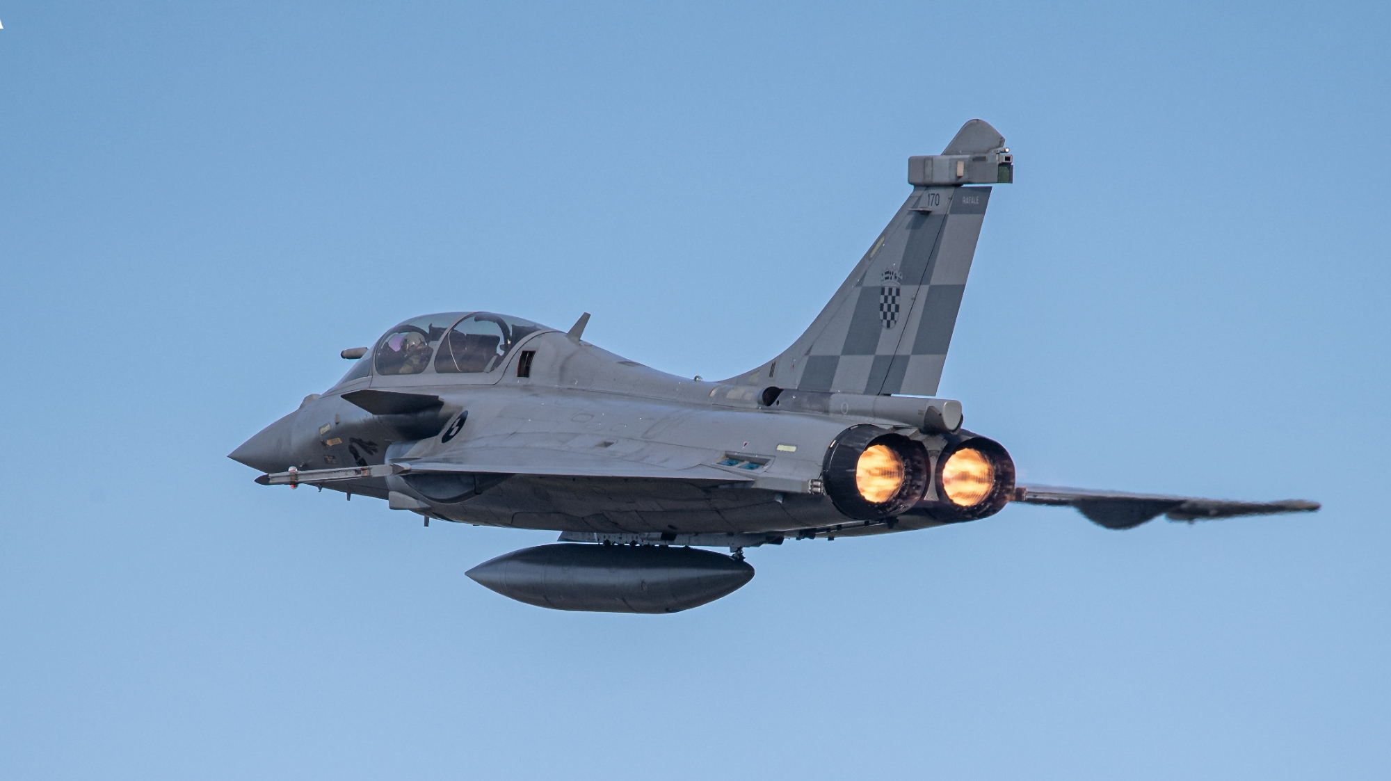 Frankrike har overlevert det første fjerdegenerasjons Dassault Rafale B-kampflyet til Kroatia.