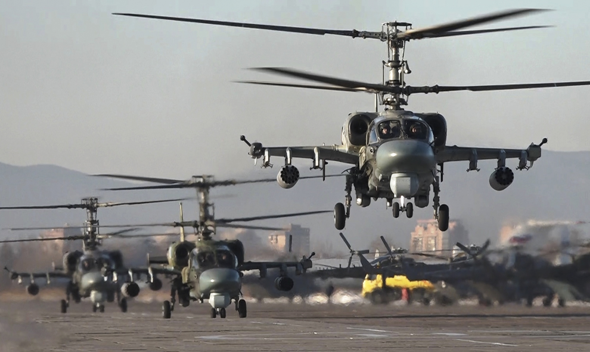Operation Libelle: Ukrainische Spezialeinheiten zerstörten in der Nacht zum 17. Oktober 9 russische Hubschrauber, ein Luftabwehrsystem und Munitionsdepots auf Flugplätzen