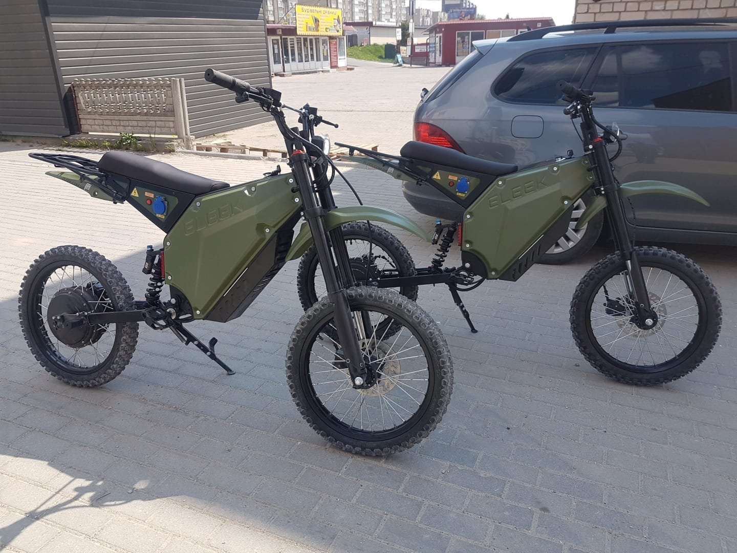 Ukrainian military use ELEEK Atom electric bikes at the front