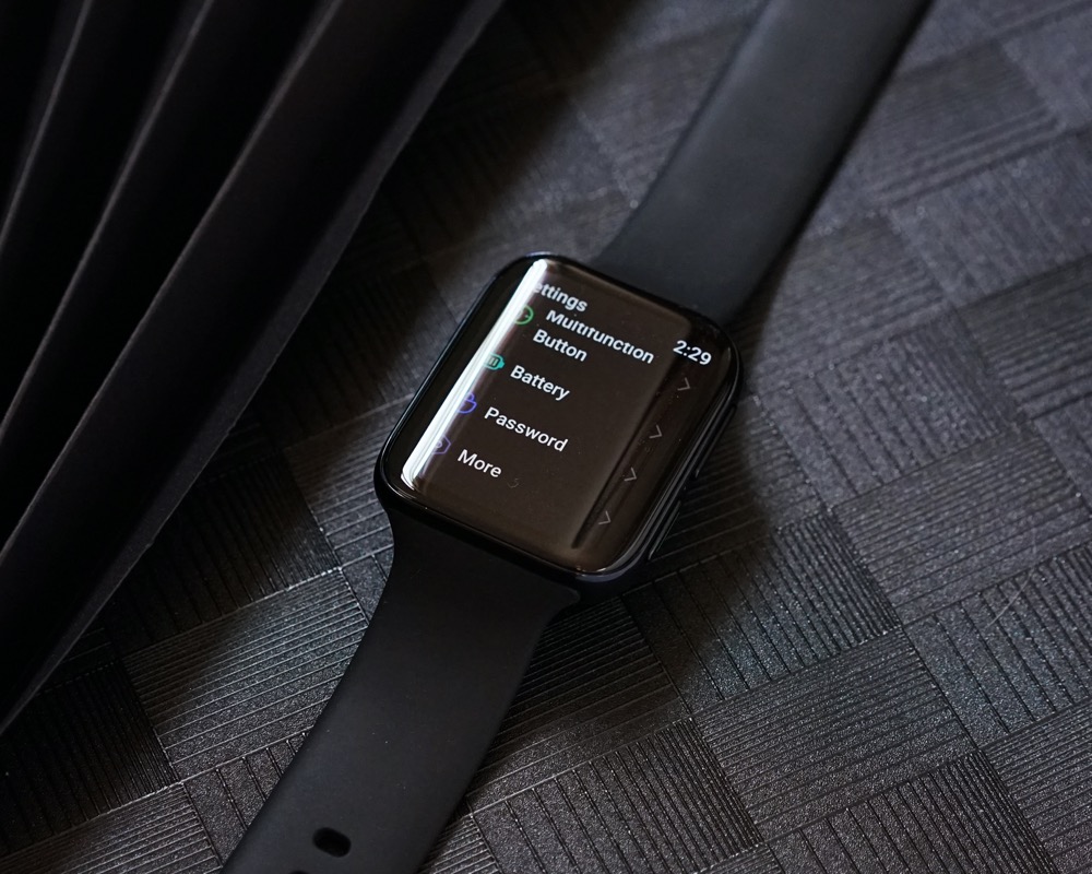 „Smart” zegarek OPPO Watch pokazano na zdjęciach „na żywo”