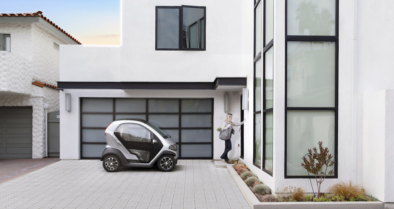 Das städtische Mikro-Elektroauto Eli Zero kann an einer Haushaltssteckdose in 2,5 Stunden aufgeladen werden