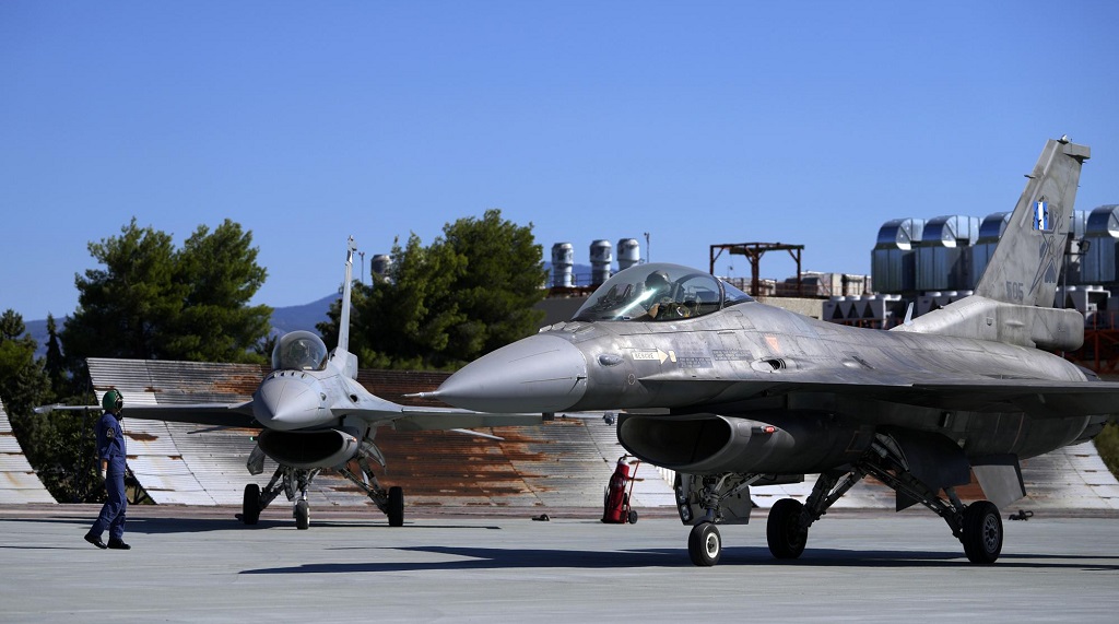 La Fuerza Aérea griega recibe el 10º caza F-16 Viper - Lockheed Martin y HAI modernizarán 84 aviones de cuarta generación en total