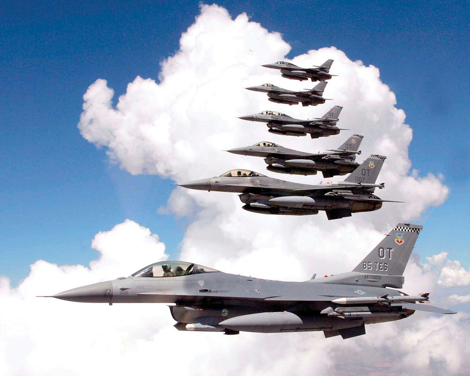 Voice of America: українські пілоти почнуть навчатися на винищувачах F-16 Fighting Falcon цього літа, перша група складатиметься з 24 осіб