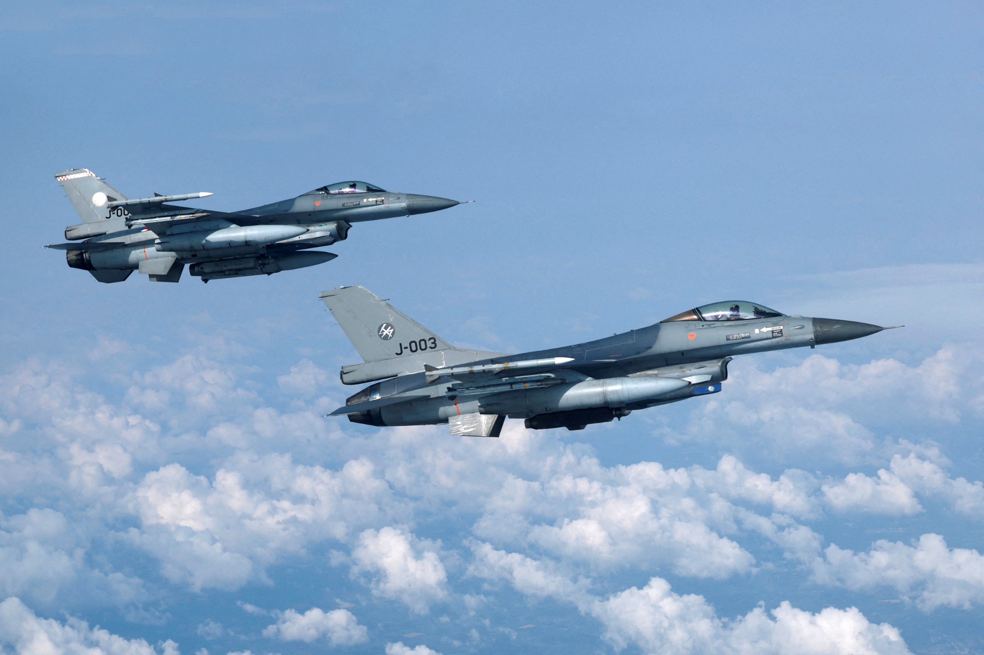 Offisielt: Nederland overfører ytterligere 6 F-16 Fighting Falcon-jagerfly til Ukraina