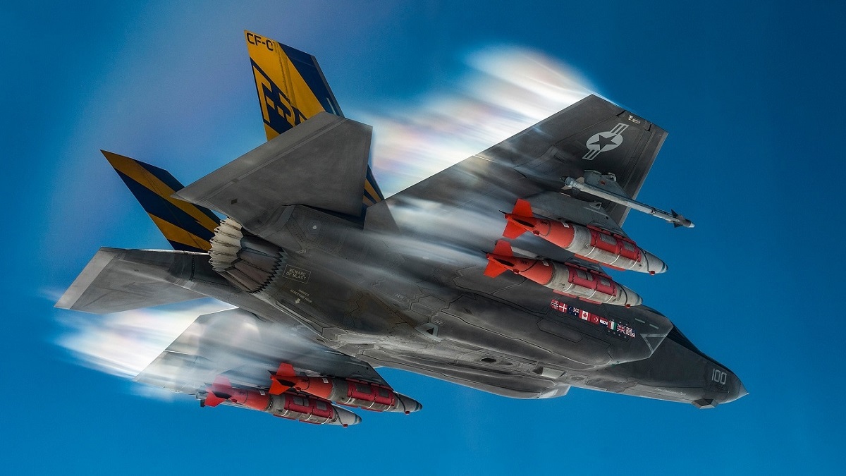 Pratt & Whitney har fått penger til å støtte produksjonen av F135-motorer til 118 F-35 Lightning II femtegenerasjons kampfly i henhold til en kontrakt på 1,05 milliarder dollar.