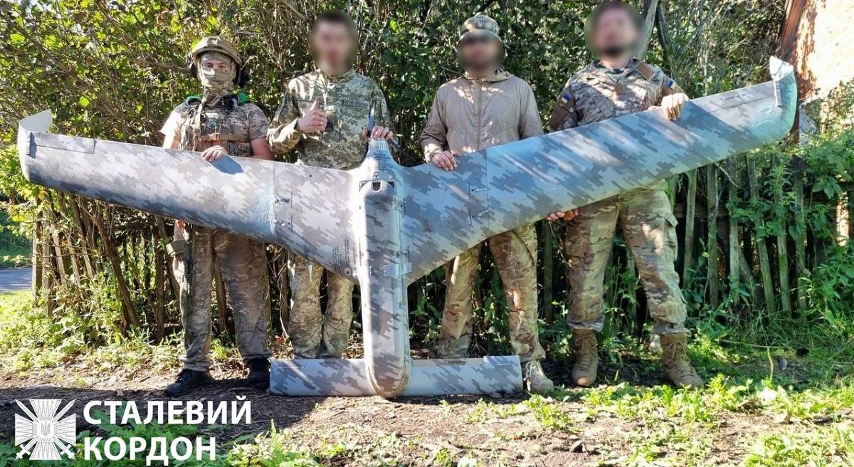 Les forces de défense ukrainiennes ont capturé pour la première fois le dernier drone russe, l'Eleron T-16, capable d'effectuer des reconnaissances par tous les temps.