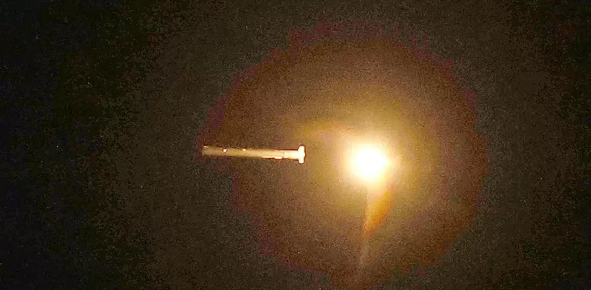 Taiwans geheimnisvolle HF-2E-Rakete wurde erstmals auf Fotos gezeigt - sie kann mit einer Reichweite von bis zu 1.500 Kilometern tief in China einschlagen